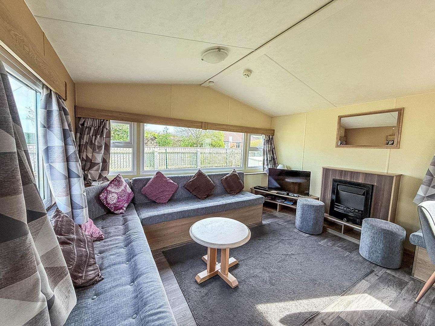 Lovely 6 Berth Caravan At Sunnydale Holiday Park Ref 35375S Louth  Extérieur photo